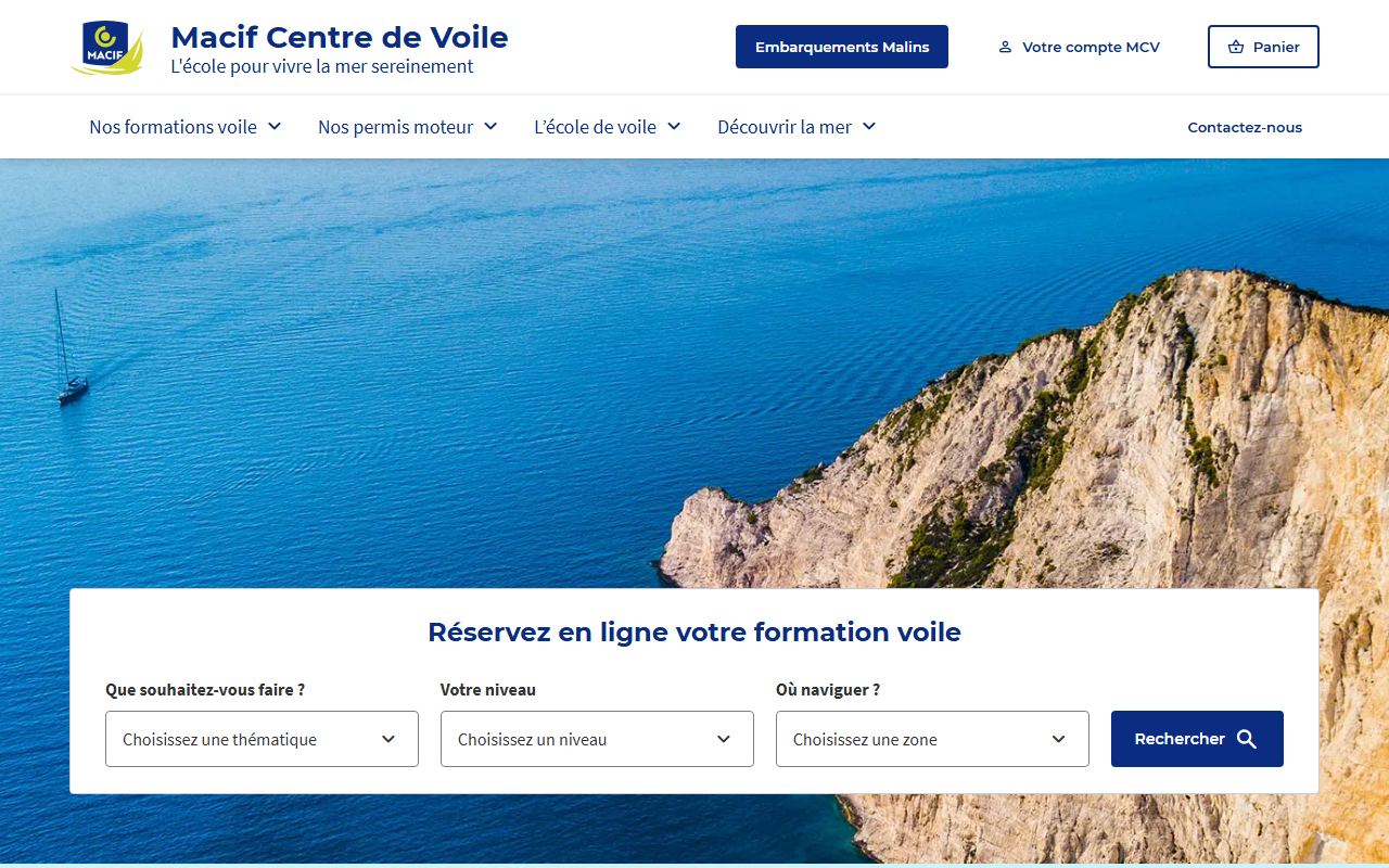 Page d'accueil de Macif Centre de Voile : « L'école pour vivre la mer sereinement », voilier au mouillage, moteur « Réservez en ligne votre formation voile » par thématique, niveau et zone